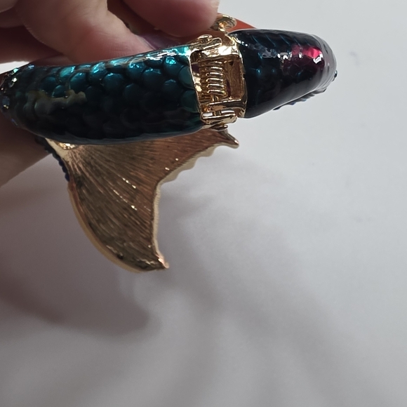 Betsey Johnson Rhinestones Siren Bracelet - Picture 5 of 5